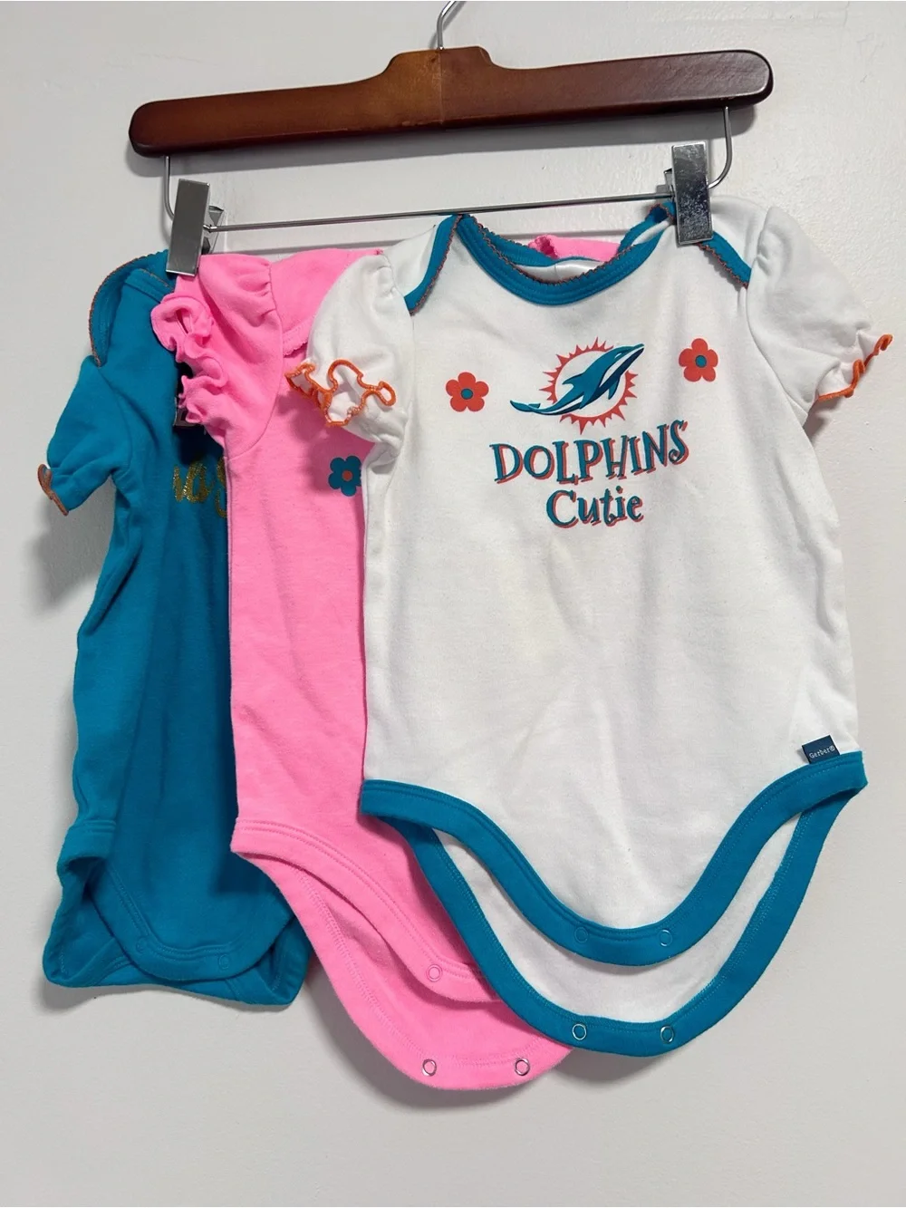 Miami Dolphins Onesies NFL 6-12M 6-12 Months Gerber Lot Football Team